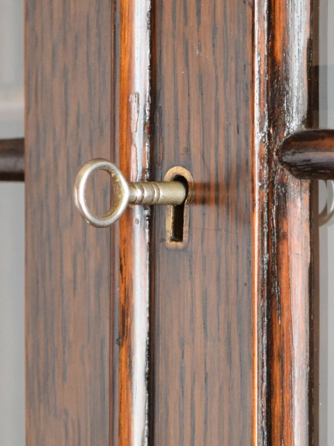 アンティークビューローの扉の鍵