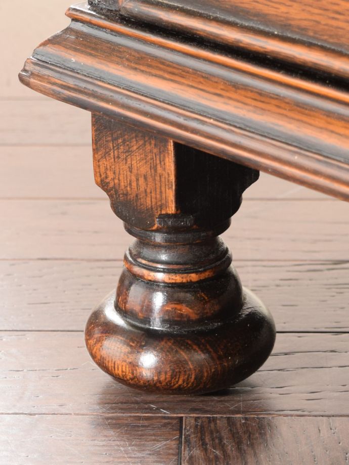 アンティーク家具の脚