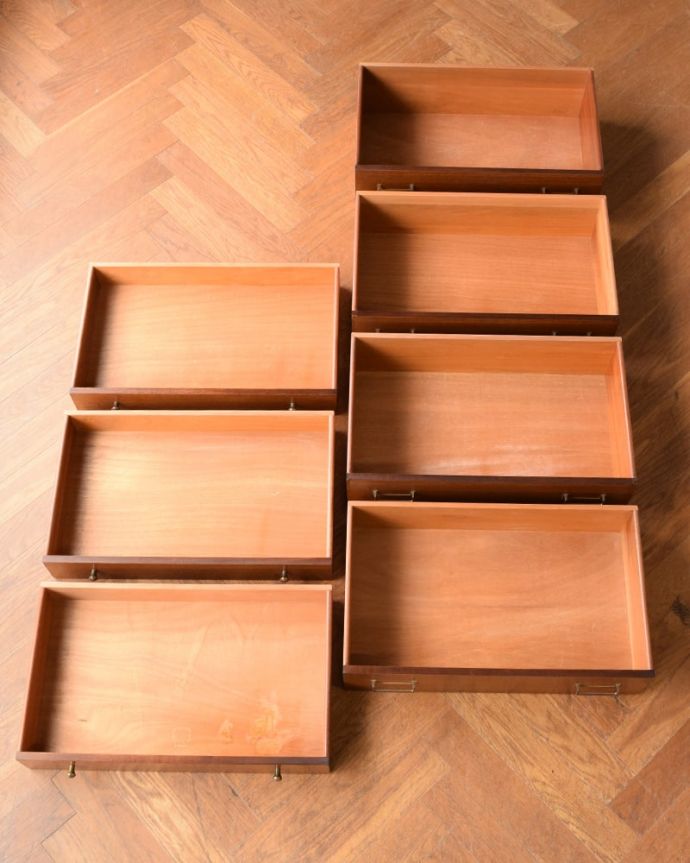 アンティークのチェスト　アンティーク家具　アンティーク チェスト(Ｇplan)　引き出しの中もキレイに修復しました。(k-2825-f)