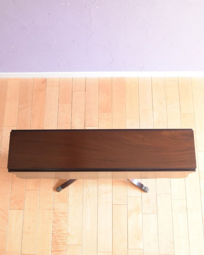 アンティークのテーブル アンティーク家具 アンティーク コーヒーテーブル 畳むとこんなにスリムなサイズリーフを開く前はこんな形です。(k-2827-f)