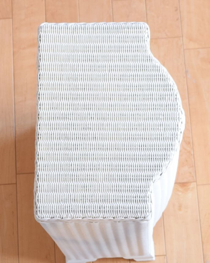 アンティーク|ロイドルーム アンティーク家具 イギリスから届いたキレイなアンティーク、ロイドルームのランドリーボックス。上から見ると・・・ランドリーボックスの形はこんな感じです。(k-2828-f)