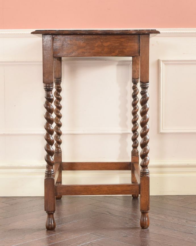 オケージョナルテーブルの側面