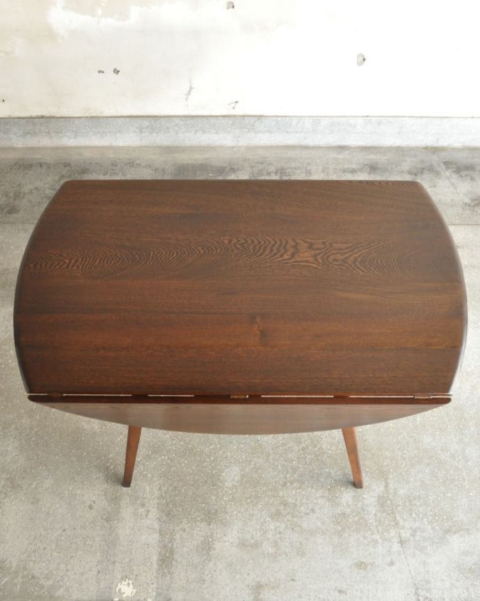 アーコールの家具　アンティーク家具　アンティーク テーブル　畳むとこんなにスリムなサイズリーフを閉じた状態のテーブルを上から見るとこんな感じ。(k-2832-f)