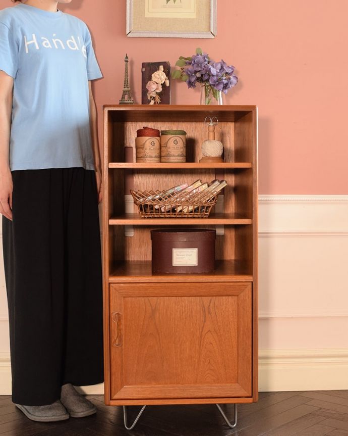 アンティークのキャビネット　アンティーク家具　アンティーク シェルフ（Ｇｐｌａｎ）　見た目はもちろん実用的に使いやすいオープン棚扉が付いていないオープンタイプの本棚は、便利に使える実力派。(k-2837-f)