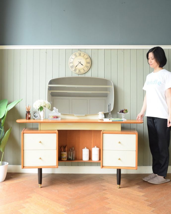 G-PLAN(Gプラン)　アンティーク家具　アンティーク ドレッサー（Ｇｐｌａｎ）　クールに決まる北欧スタイルのドレッサースッキリとシンプルな北欧スタイルのドレッシングチェストは、どんなお部屋にもカッコよく似合います。(k-2838-f)