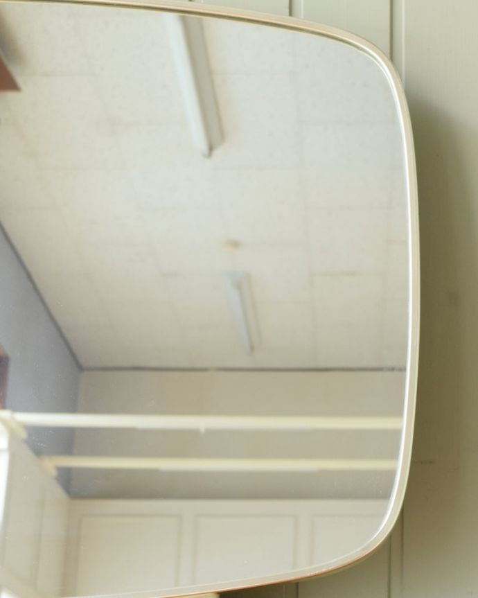 G-PLAN(Gプラン)　アンティーク家具　アンティーク ドレッサー（Ｇｐｌａｎ）　近くで見ると･･･鏡がキレイな状態のものを選んできました。(k-2838-f)