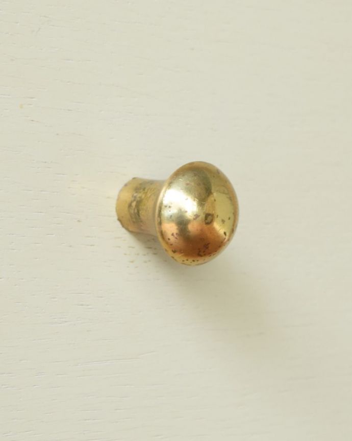 G-PLAN(Gプラン)　アンティーク家具　アンティーク ドレッサー（Ｇｐｌａｎ）。取っ手もデザインの一部デザインの一部になっているカッコいい取っ手。(k-2838-f)