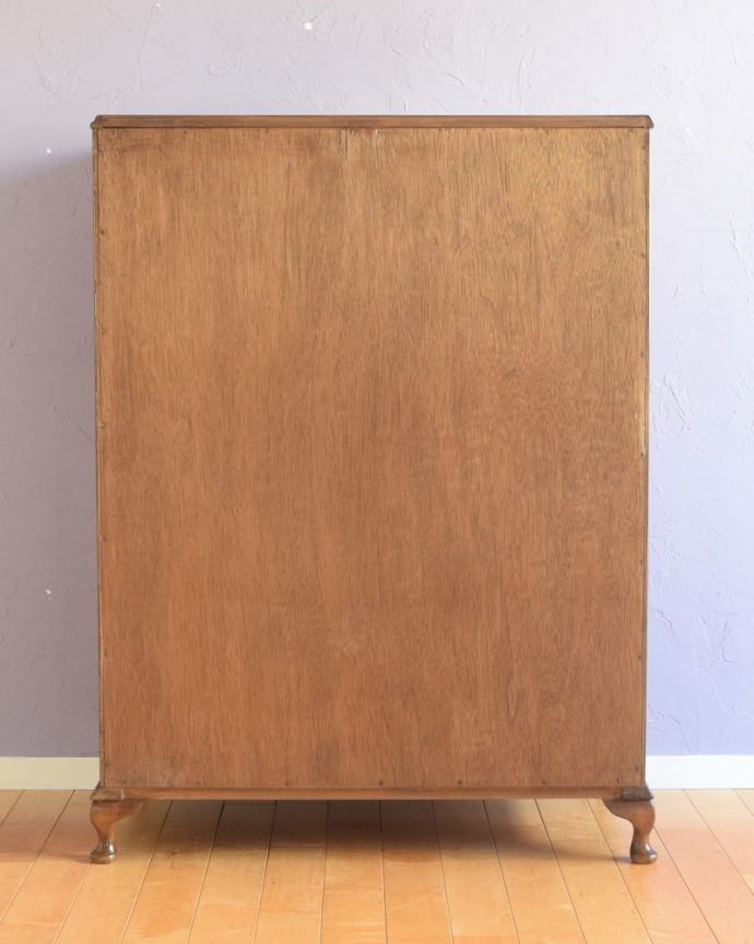 アンティークのチェスト　アンティーク家具　アンティーク チェスト　後ろ姿も見て下さいアンティークは新品ではないので、もちろん経年変化によるキズはありますが、専門の職人が修復しました。(k-2839-f)