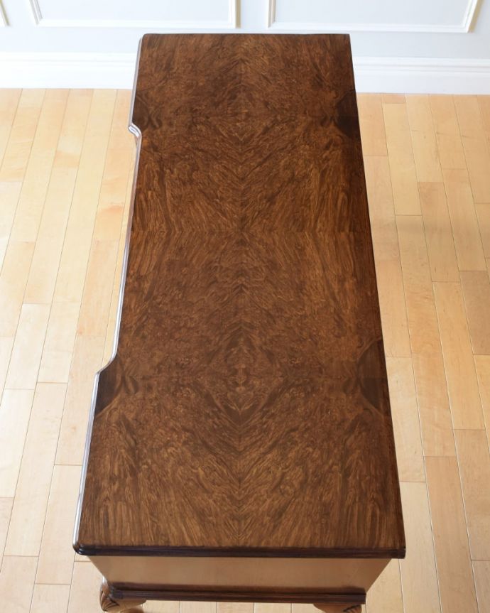 書斎机の美しい天板