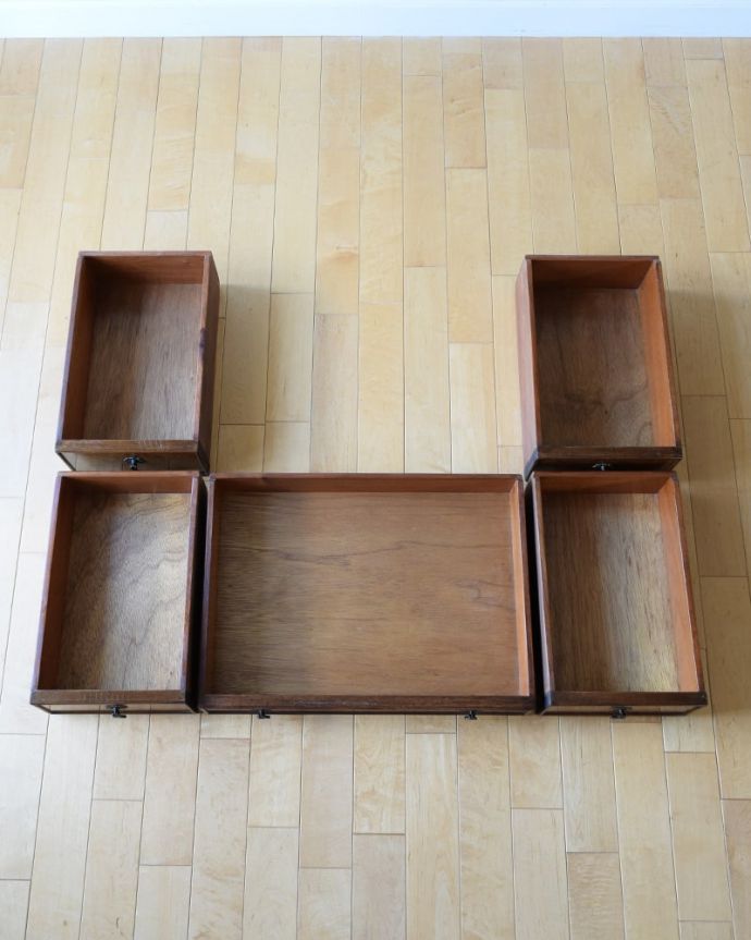 アンティークデスクの引き出し