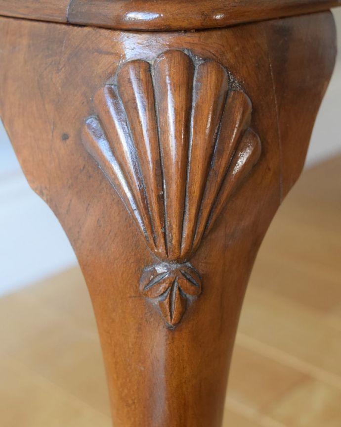 アンティークデスクの装飾