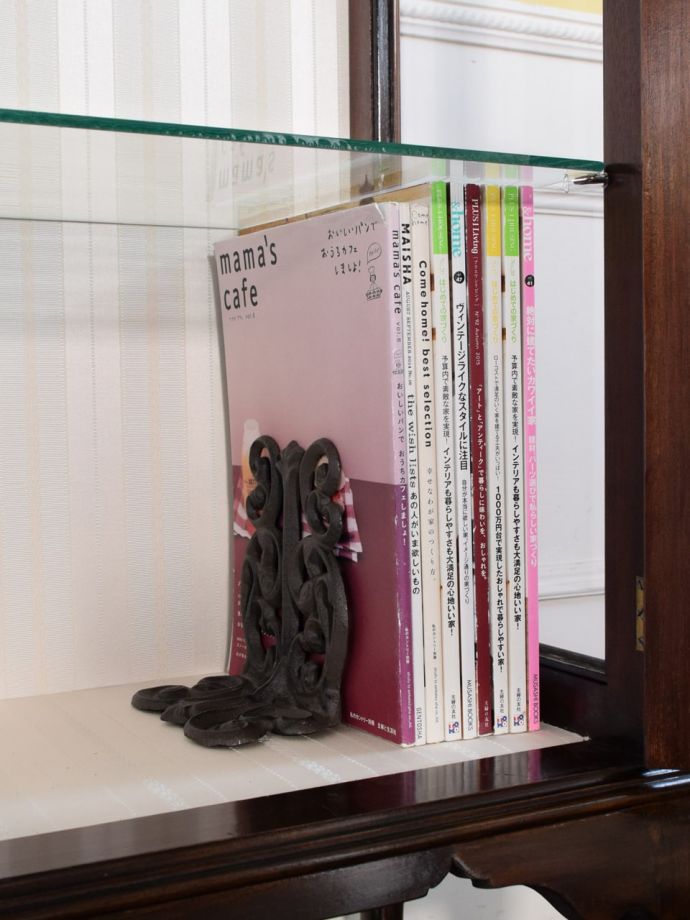 収納たっぷりのキャビネット