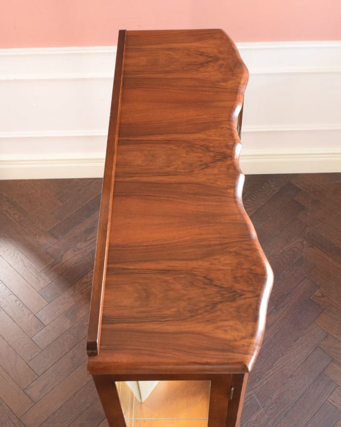 アンティークのキャビネット アンティーク家具 アンティーク キャビネット こんな形をしたキャビネットです。(k-2846-f)