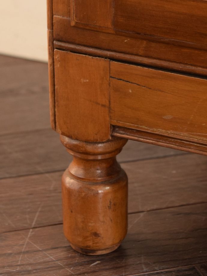 アンティーク家具の脚