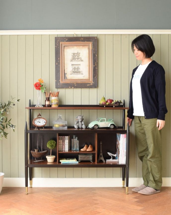 G-PLAN(Gプラン)　アンティーク家具　北欧のビンテージ家具、G-PLANのTola＆Blackのオープンシェルフ（ラック）。スッキリとしたカッコよさが魅力北欧スタイルのデザインがスタイリッシュな雰囲気のヴィンテージのキャビネット。(k-2854-f)