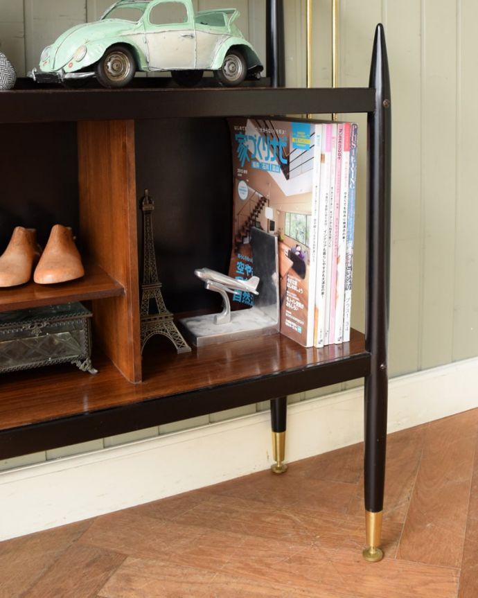 G-PLAN(Gプラン)　アンティーク家具　北欧のビンテージ家具、G-PLANのTola＆Blackのオープンシェルフ（ラック）。A4サイズの雑誌もたっぷり収納高さがあるので、本棚として雑誌も立てて収納出来ます。(k-2854-f)