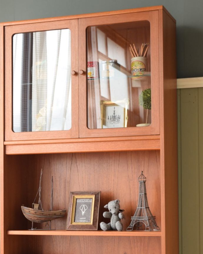 G-PLAN(Gプラン)　アンティーク家具　北欧スタイルのビンテージ家具、G-PLANのフレスコキャビネット。ヴィンテージ家具らしいあたたかさ。(k-2858-f)