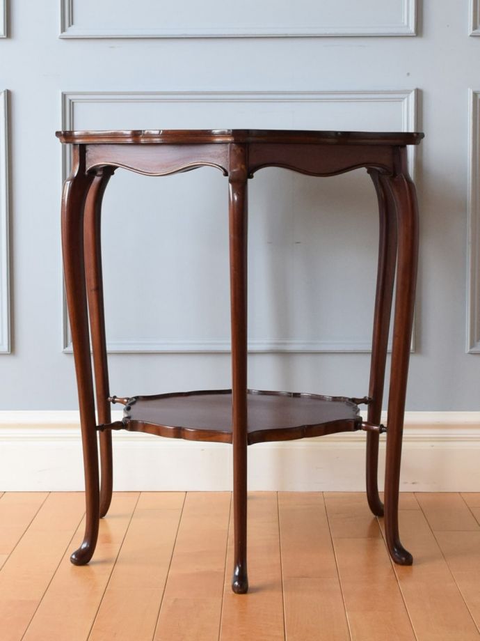 オケージョナルテーブルの側面