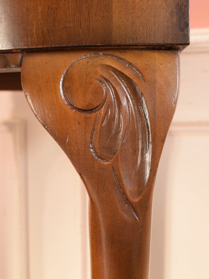 アンティーク家具 アンティーク コーナーテーブル うっとりする美しさアンティークだから手に入る美しい彫。(k-2865-f)