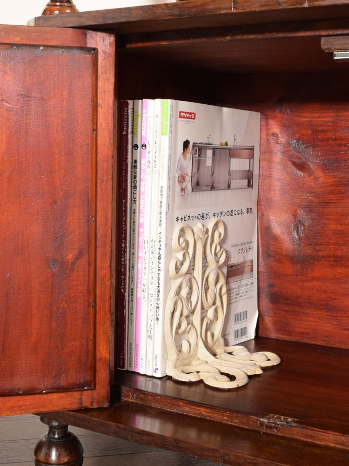 A4サイズも収納できるシェルフ