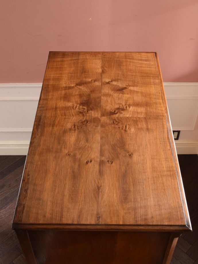 カップボードチェストの形