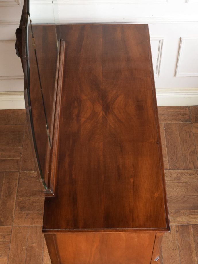 アンティークドレッサーの天板