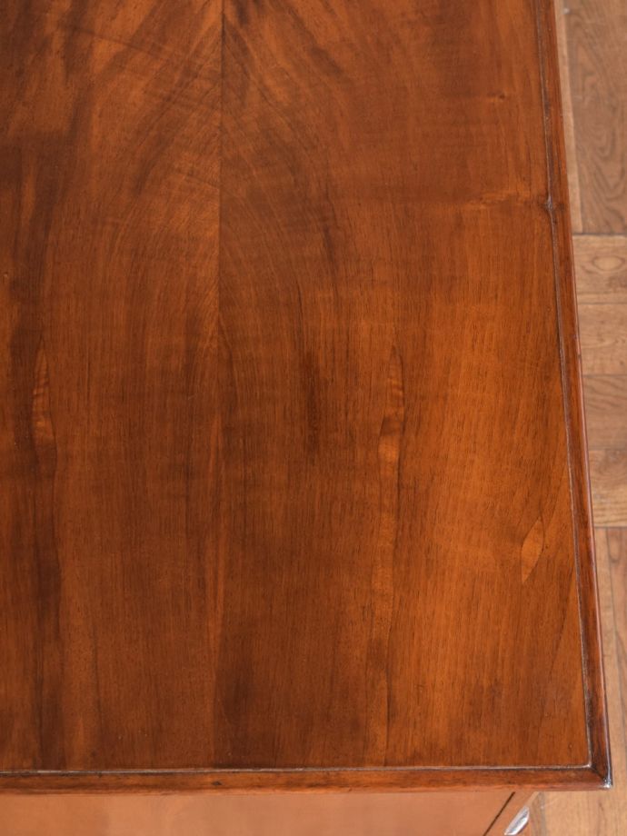 ドレッサーの天板