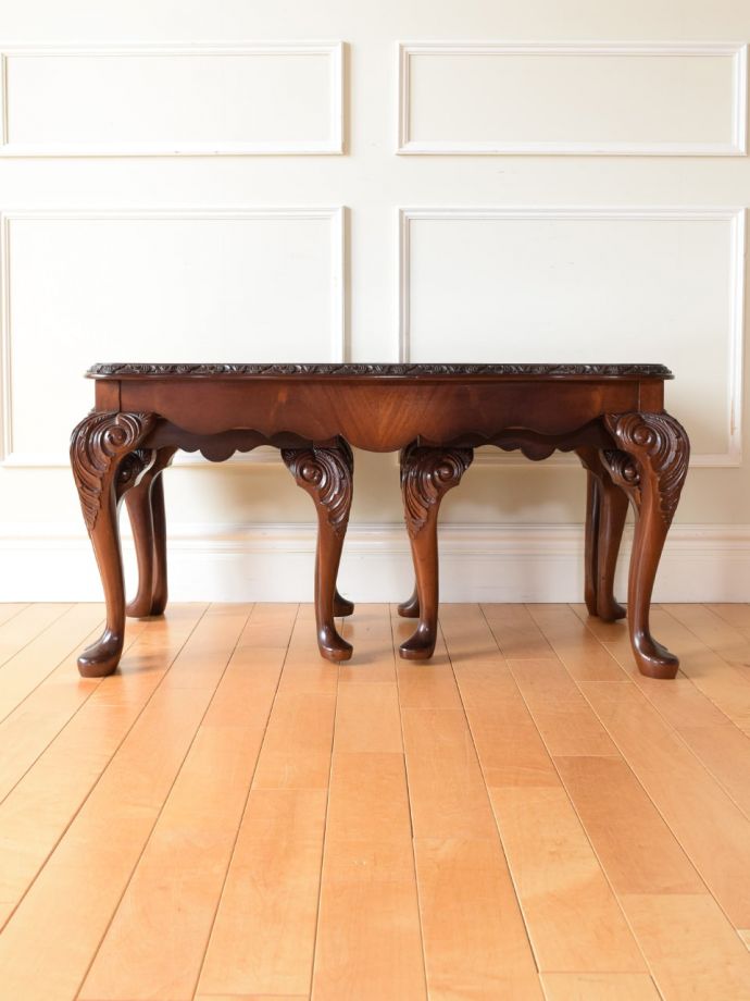 コーヒーテーブルの側面