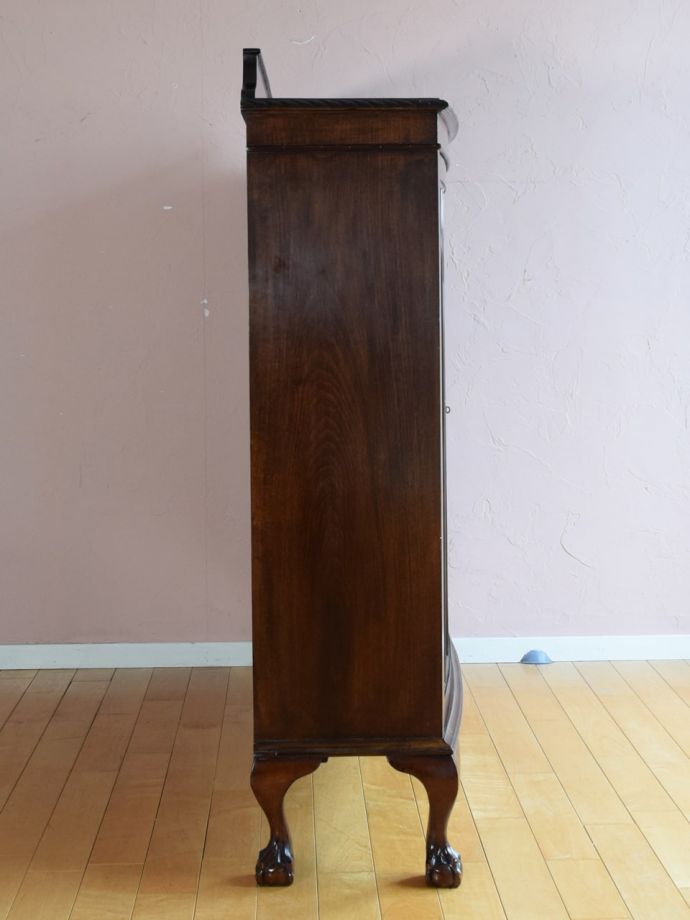 キャビネットの側面