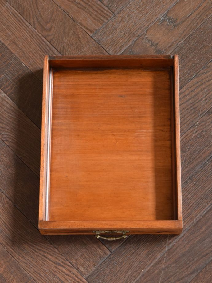 アンティークワゴンの引き出し