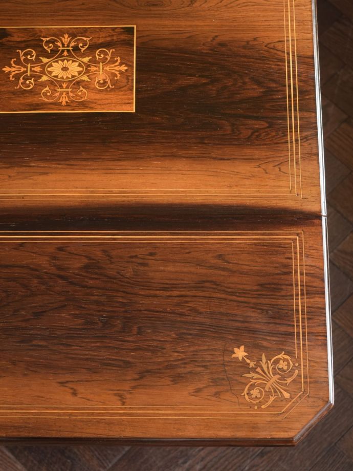 アンティークワゴンの木目