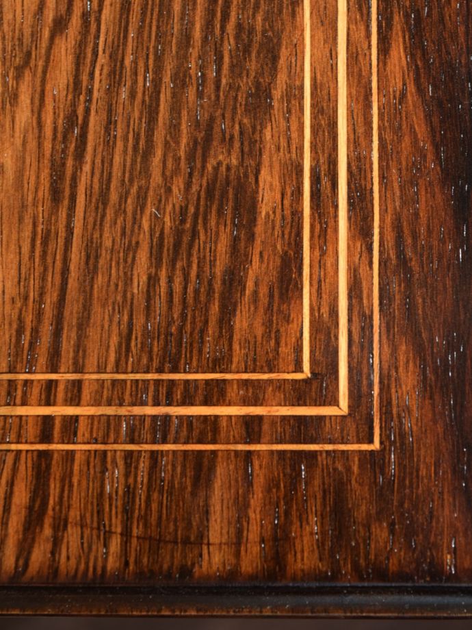 アンティーク家具の装飾