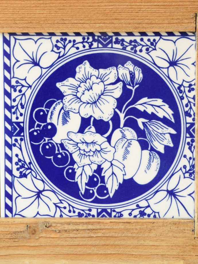 アンティークのタイル