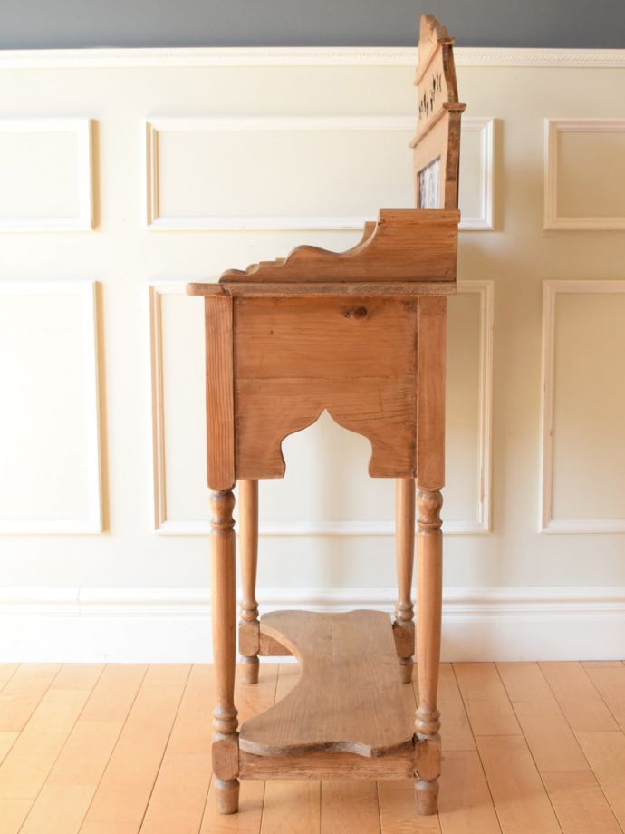 ウォッシュスタンドの側面