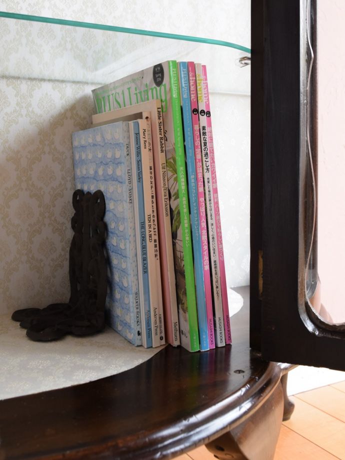 収納たっぷりのキャビネット