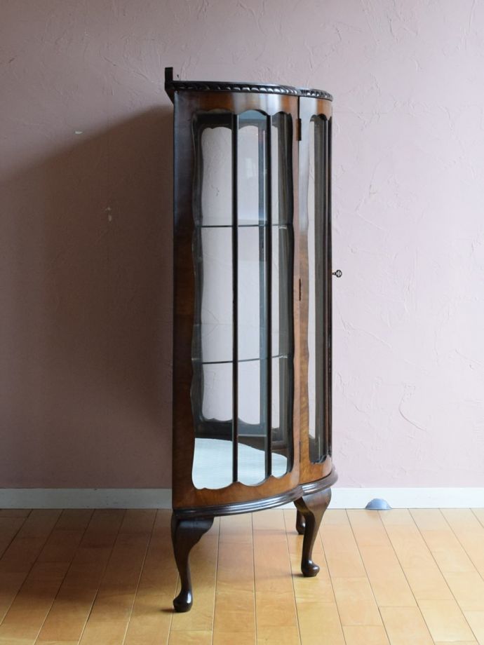 キャビネットの側面