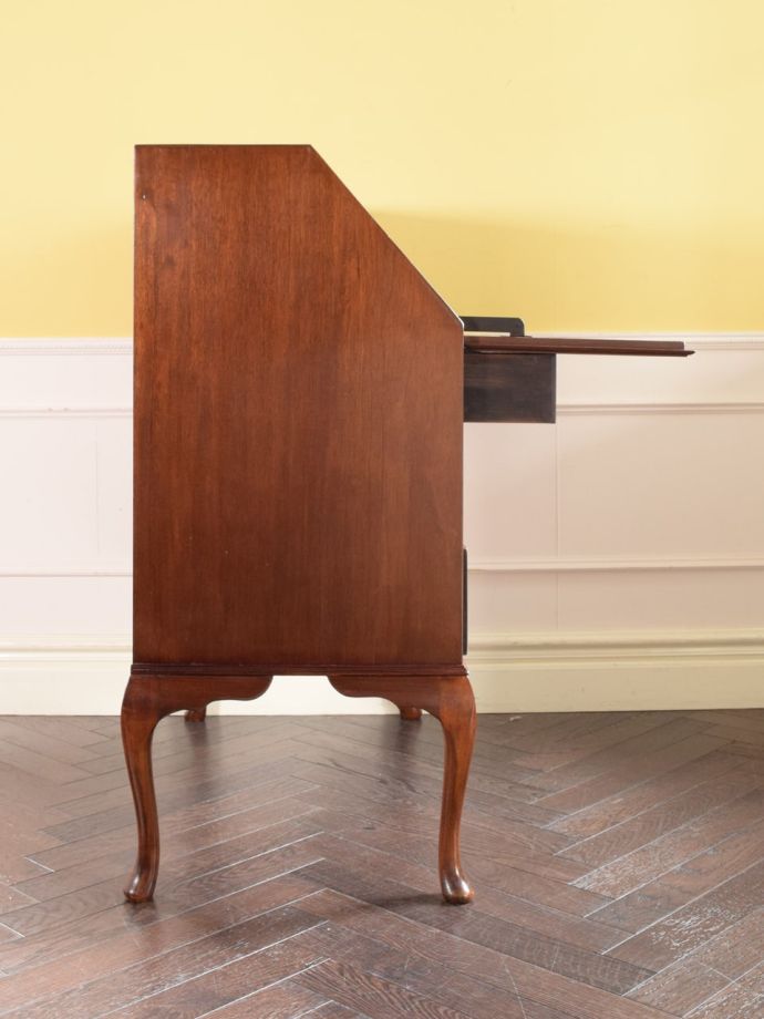 ビューローの側面