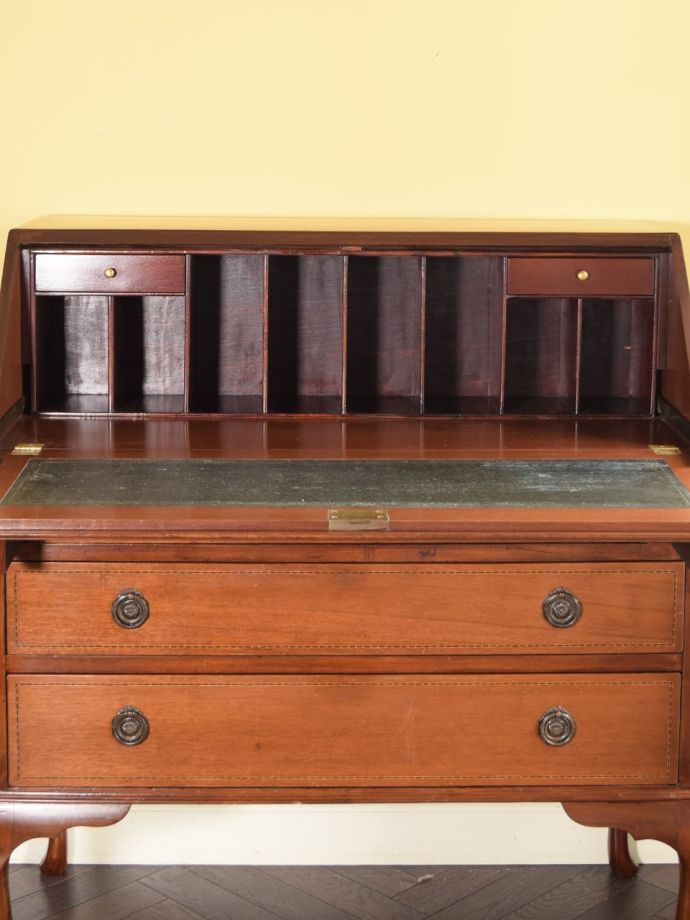 アンティークビューローの扉の中