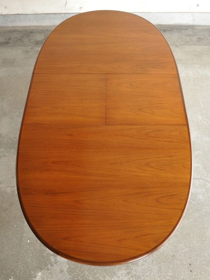 天板を広げたテーブル