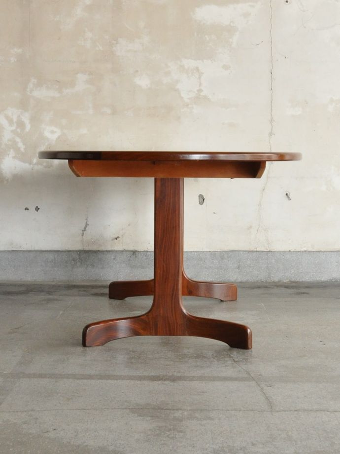 G-PLANのテーブルの側面