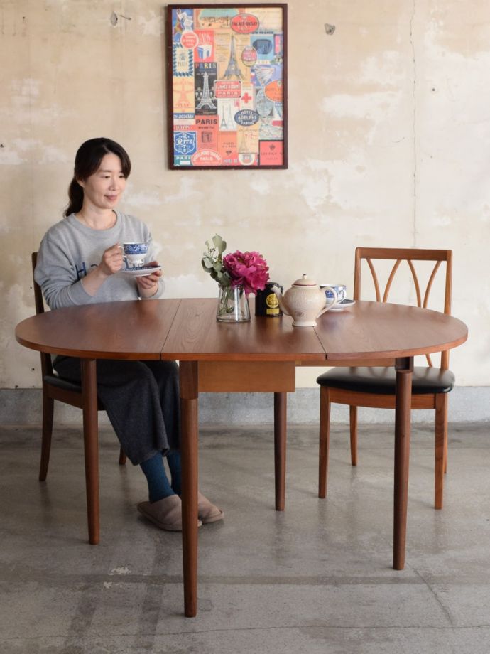 G-PLANのおしゃれなダイニングテーブル