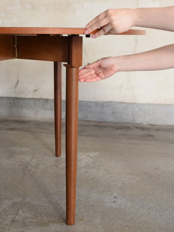 カンタンに伸び縮み出来ます。