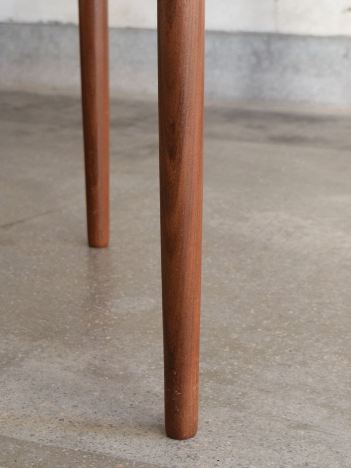 G-PLANのテーブルの足