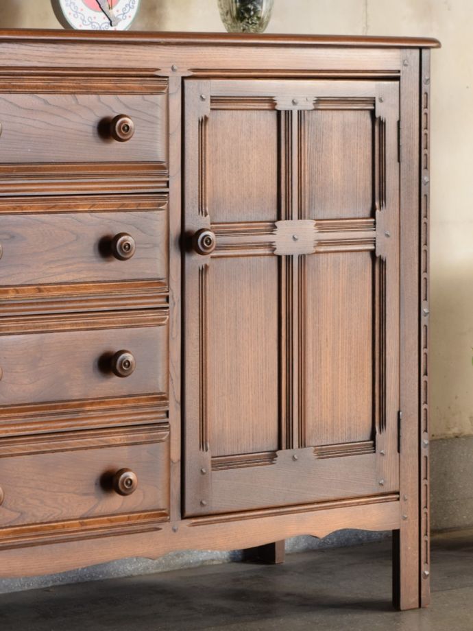 アーコール社のビンテージ家具