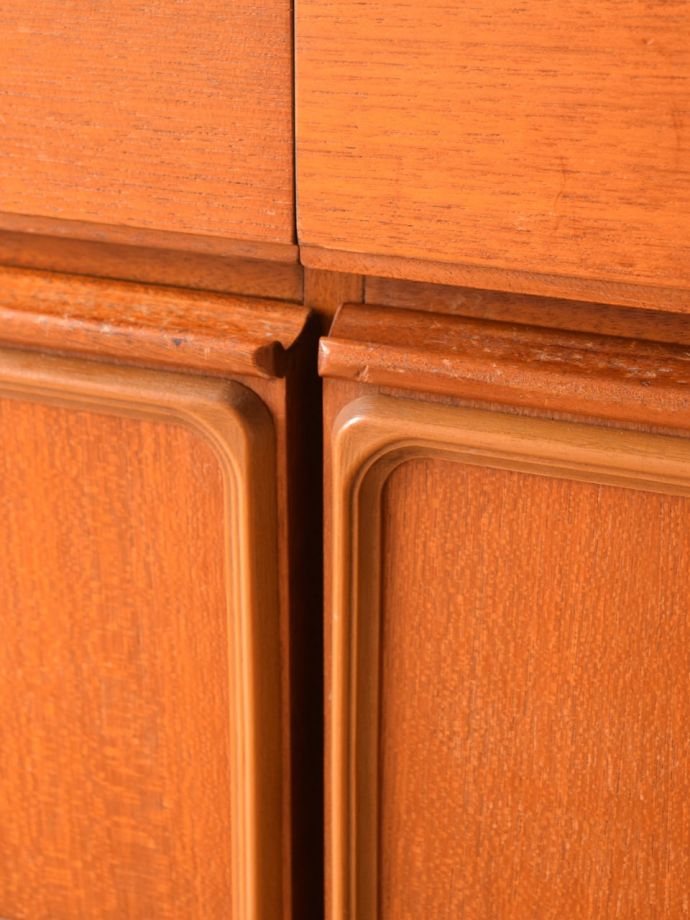 ビンテージ家具の木目