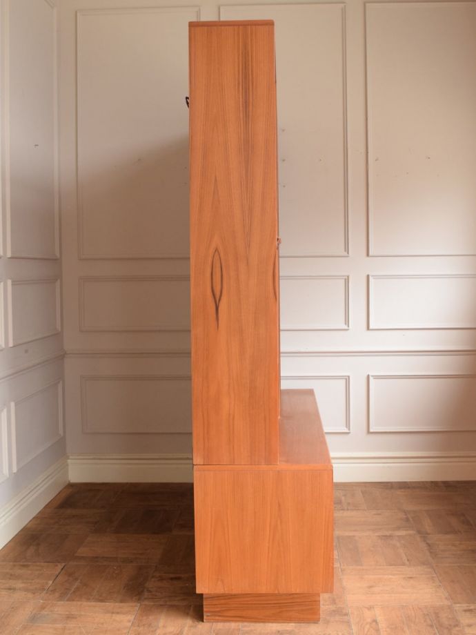 ビューロー アンティーク家具 アンティーク G-planウォールユニット 横から見てもスッキリどこから見てもスッキリとしてステキなヴィンテージ。(k-2889-f)