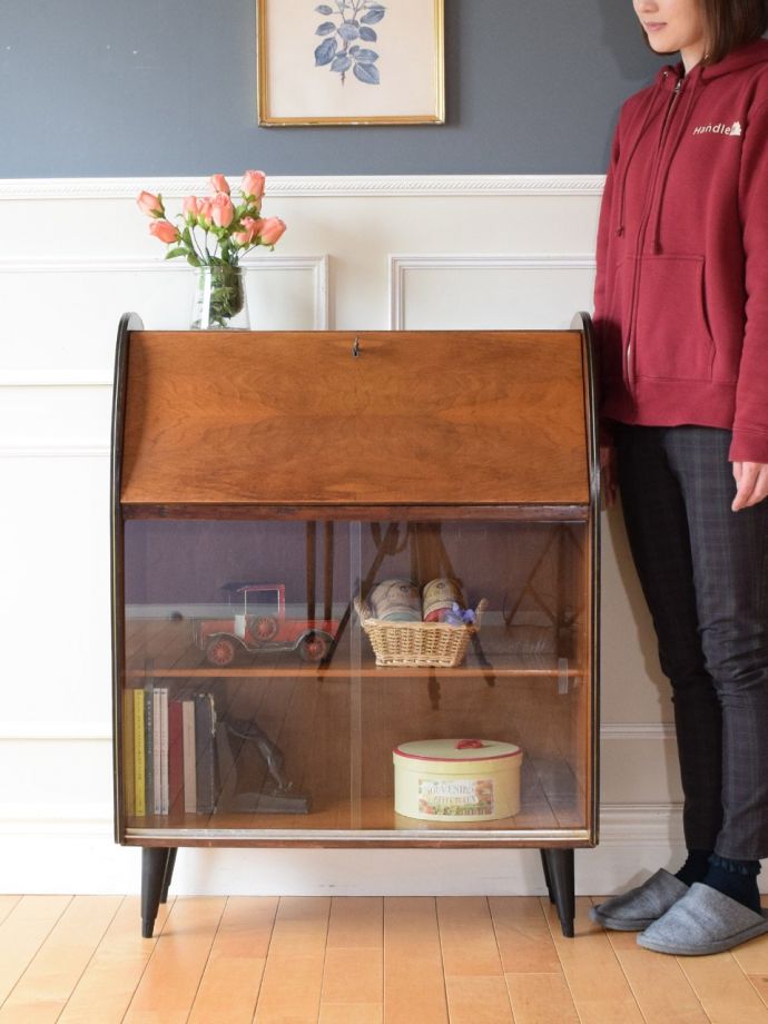 北欧スタイルのおしゃれなビューロー