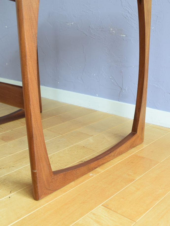 G-PLANのテーブルの足