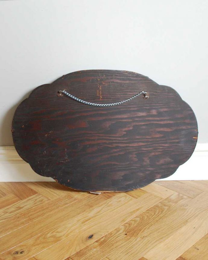 アンティーク ミラー（鏡）　アンティーク雑貨　ふんわりとしたまるで雲のようなアンティークカッティングミラー。裏側を見てみると…修復の際、金具をしっかり取り付けたので安心してお使い下さい。(k-2892-z)