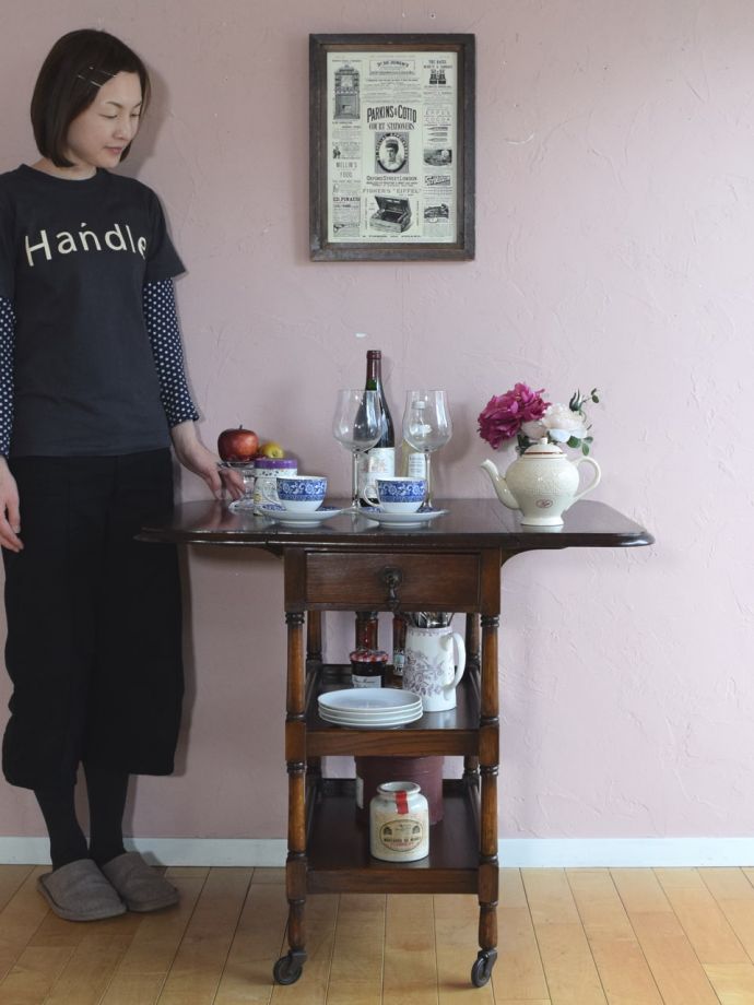 英国アンティークのワゴン